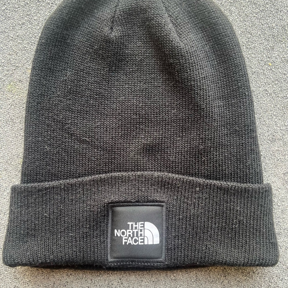 New **  North Face Black Knit beanie with Logo